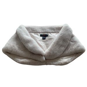 NWOT Elegant Beige Faux Fur Shawl